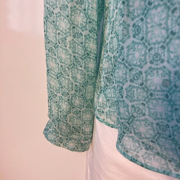 Chico's SZ S Light green/white Semi Sheer Blouse Romantic Feminine Dressy Casual - Picture 5 of 9